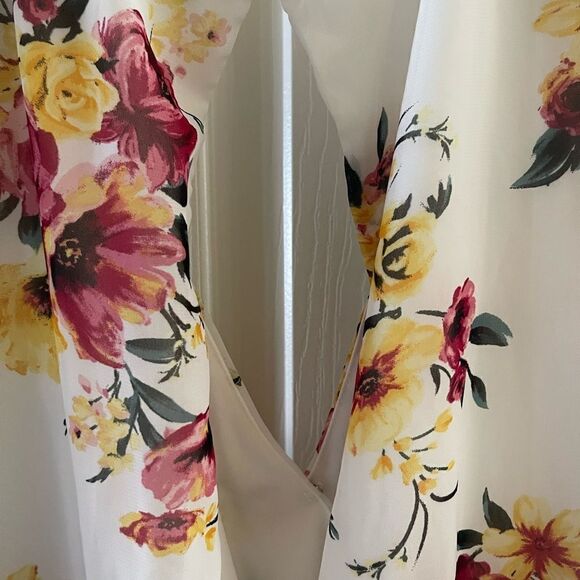 Bailey blue beige floral burgundy,yellow & green Romper fully lined V ne… - Picture 8 of 9